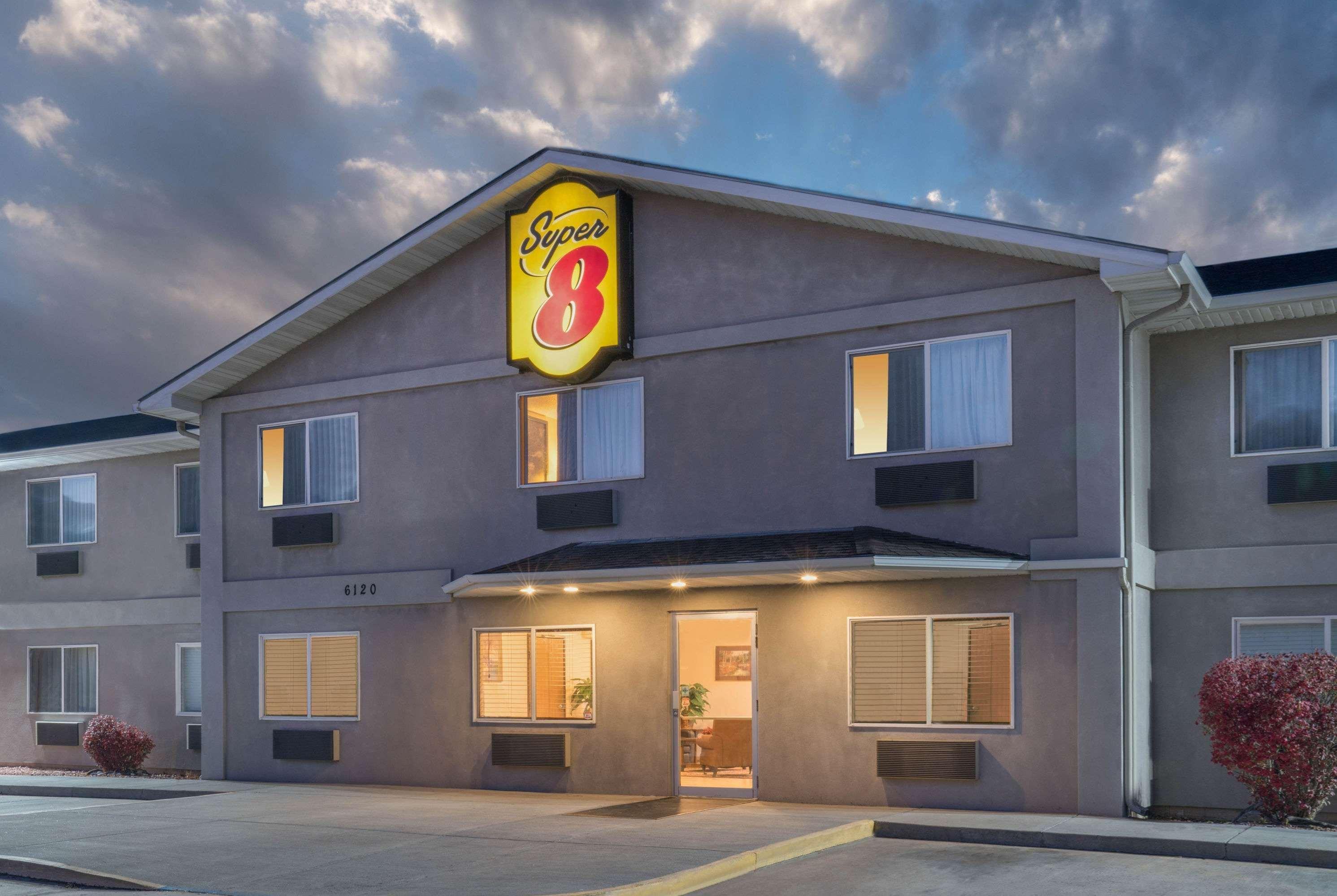 Hotel Super 8 By Wyndham Fountain Esterno foto