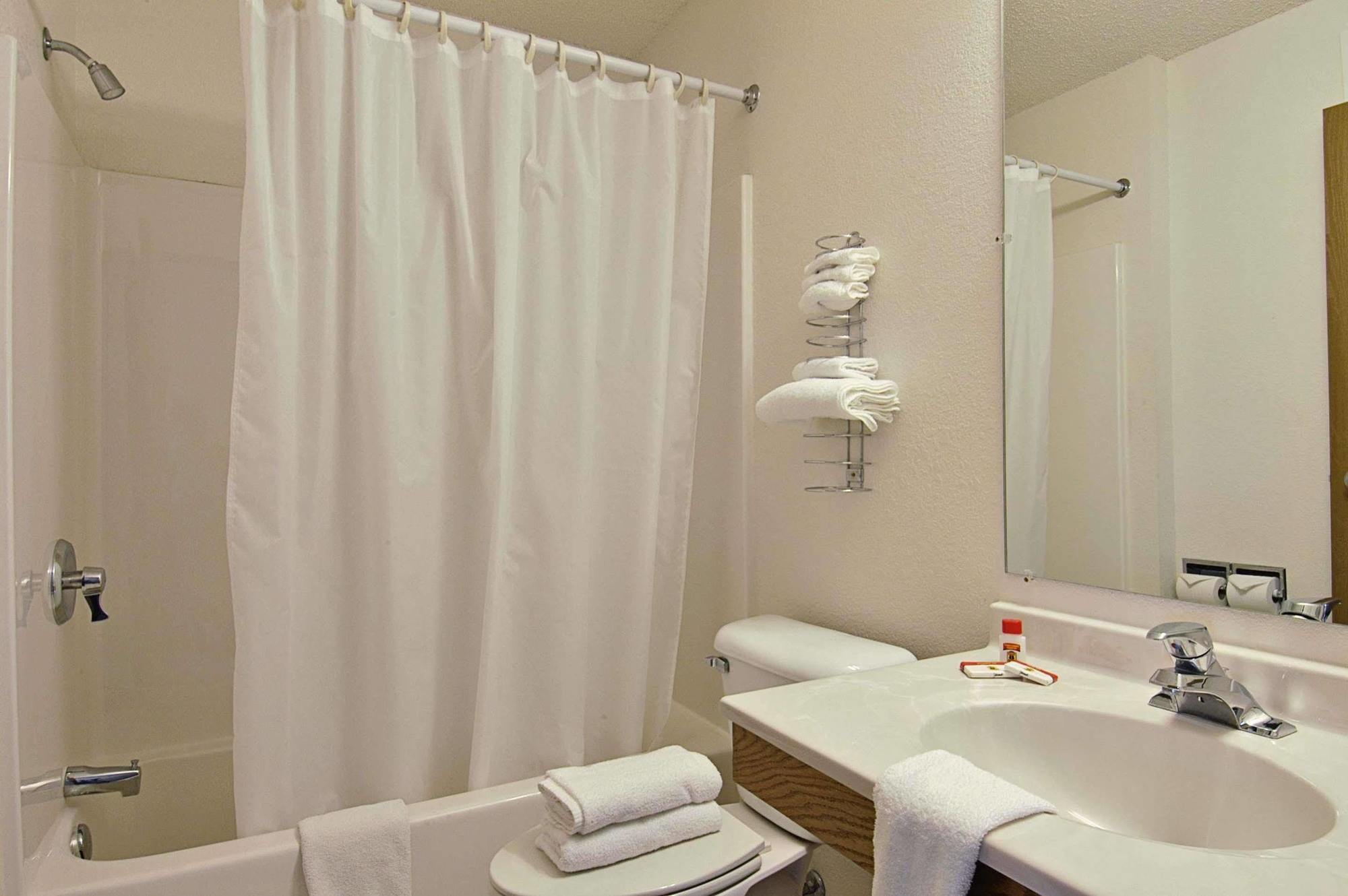 Hotel Super 8 By Wyndham Fountain Esterno foto